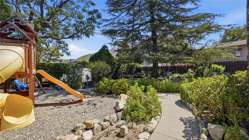 7276 Summitrose Street, Tujunga, California 91042
