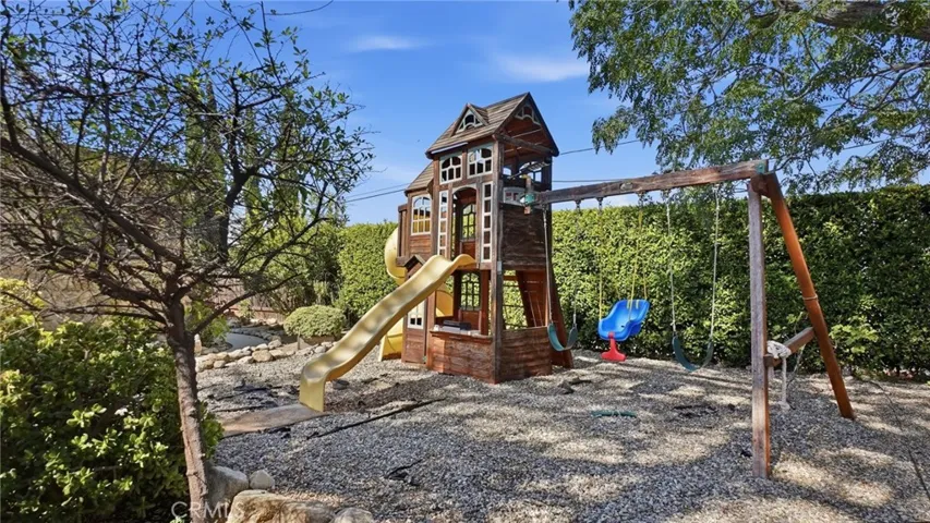 7276 Summitrose Street, Tujunga, California 91042