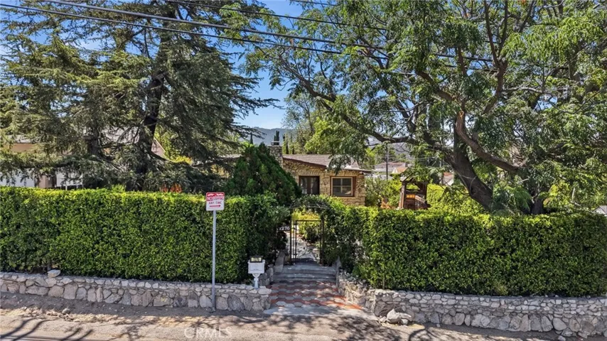 7276 Summitrose Street, Tujunga, California 91042