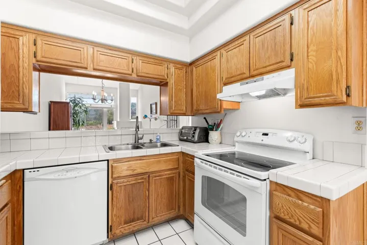 29665 Castle Creek Ln, Escondido, California 92026