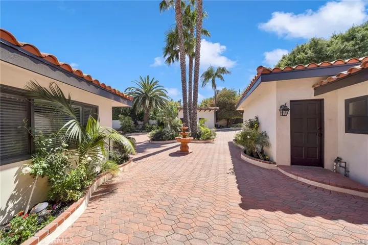 3 Mustang Road, Rancho Palos Verdes, California 90275