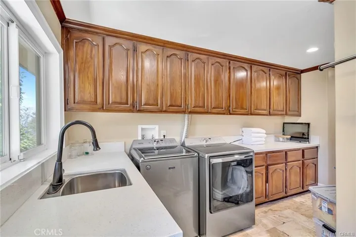 3 Mustang Road, Rancho Palos Verdes, California 90275