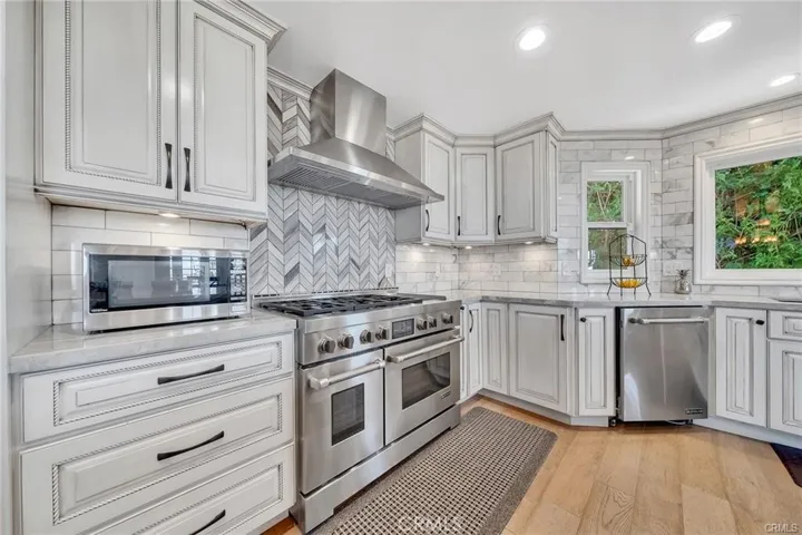3 Mustang Road, Rancho Palos Verdes, California 90275
