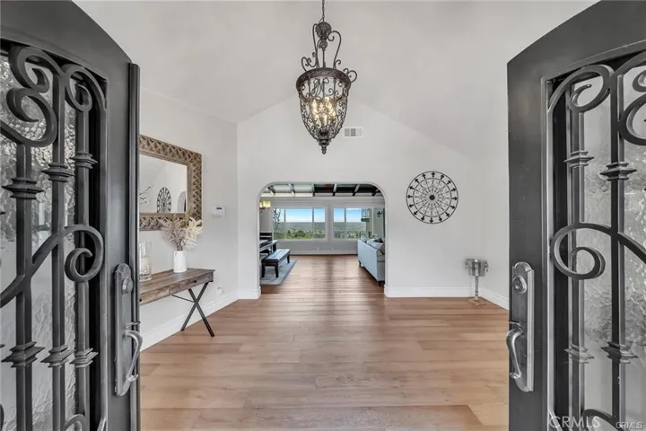 3 Mustang Road, Rancho Palos Verdes, California 90275