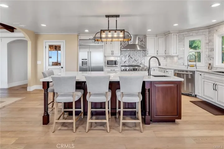 3 Mustang Road, Rancho Palos Verdes, California 90275