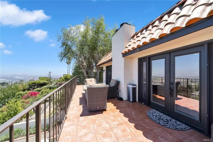 3 Mustang Road, Rancho Palos Verdes, California 90275