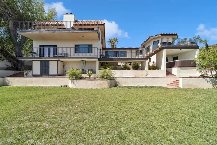 3 Mustang Road, Rancho Palos Verdes, California 90275