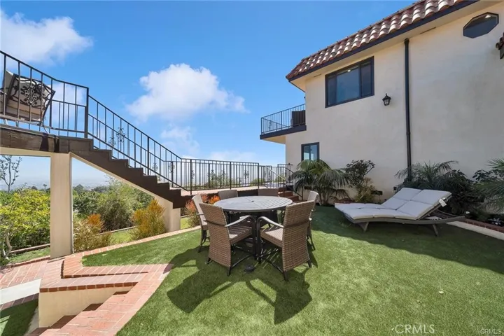 3 Mustang Road, Rancho Palos Verdes, California 90275