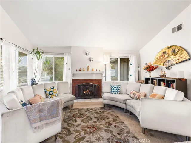 2216 Sequoia, Simi Valley, California 93063