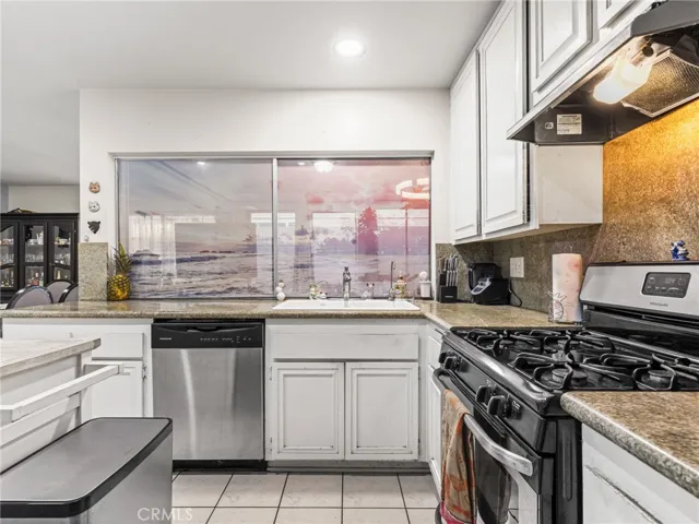 2216 Sequoia, Simi Valley, California 93063
