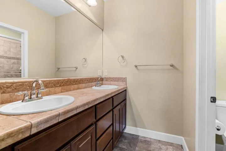 7113 E Garland Avenue, Fresno, California 93737