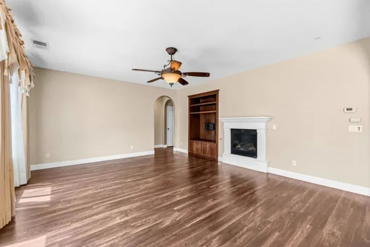 7113 E Garland Avenue, Fresno, California 93737