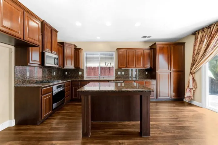 7113 E Garland Avenue, Fresno, California 93737
