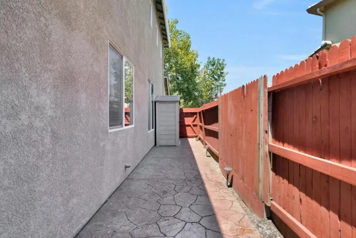 7113 E Garland Avenue, Fresno, California 93737