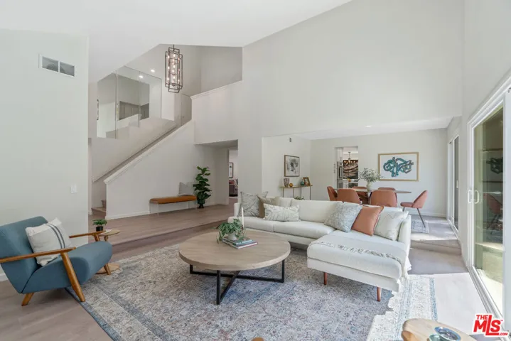 Living/Dining Area
