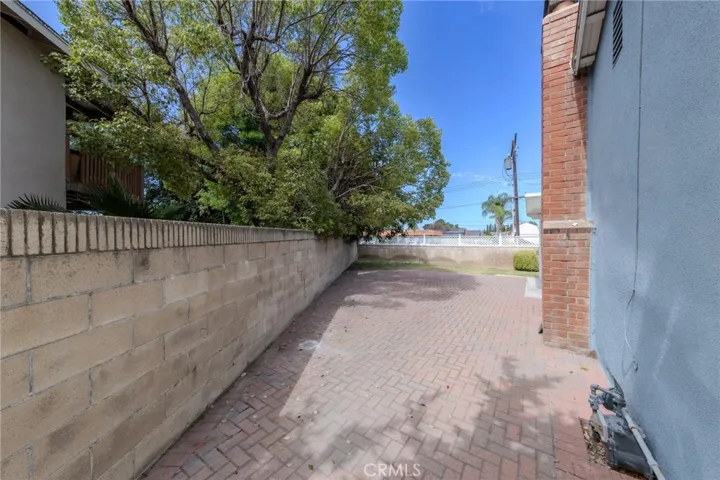 Side patio