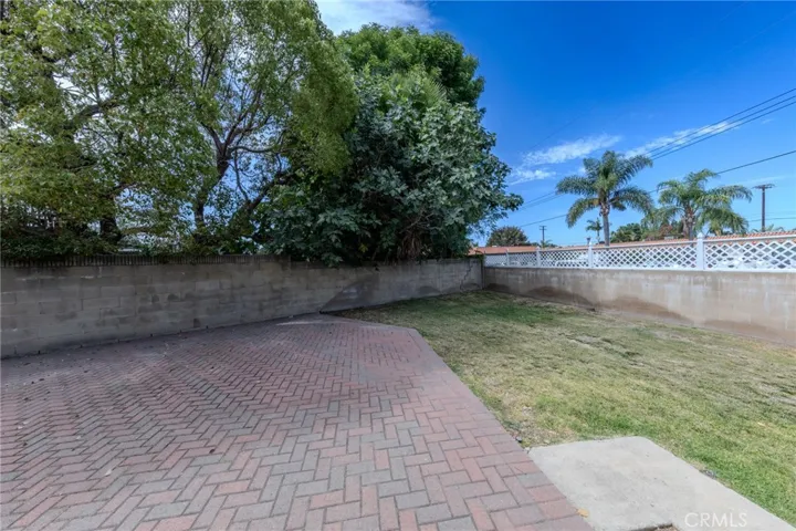 Side patio