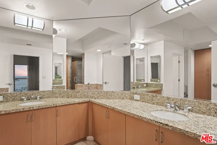 13700 Marina Pointe Drive 1801, Marina Del Rey, California 90292