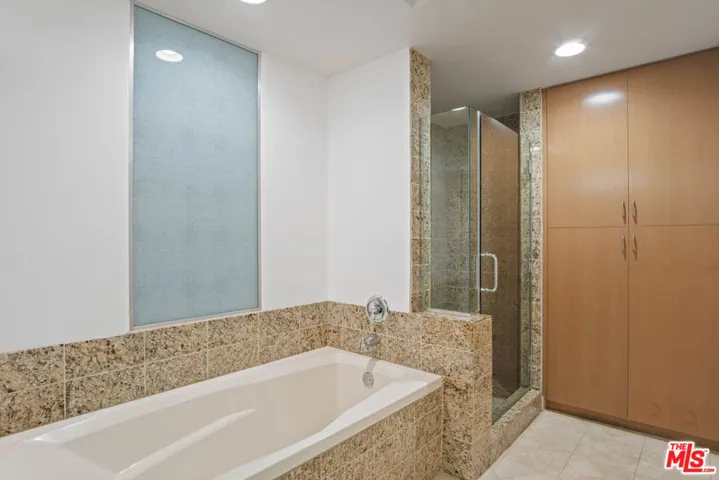 13700 Marina Pointe Drive 1801, Marina Del Rey, California 90292