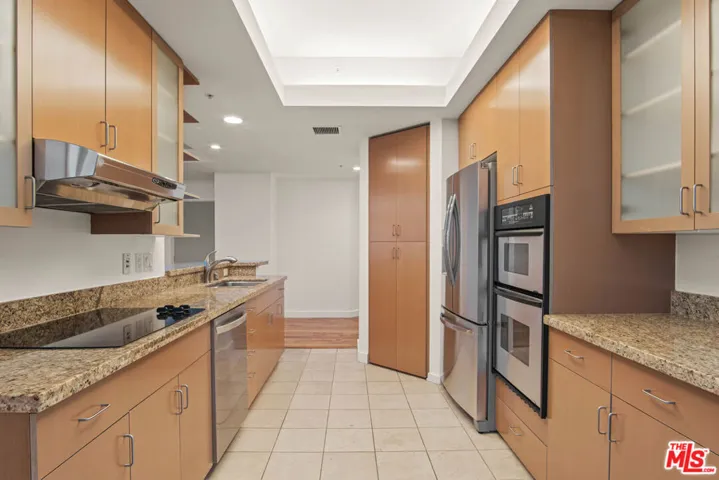 13700 Marina Pointe Drive 1801, Marina Del Rey, California 90292