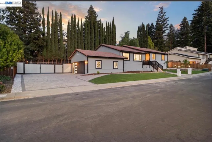 1084 Jamie Dr, Concord, California 94518