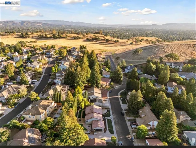 1084 Jamie Dr, Concord, California 94518
