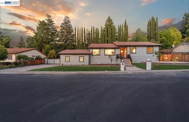 1084 Jamie Dr, Concord, California 94518