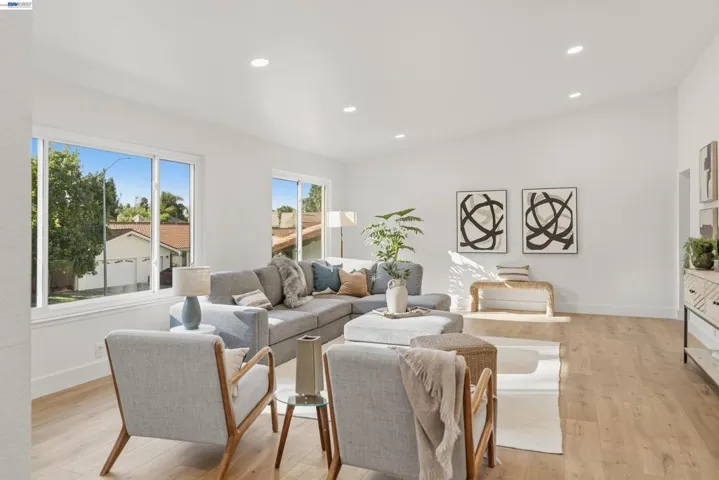 1084 Jamie Dr, Concord, California 94518