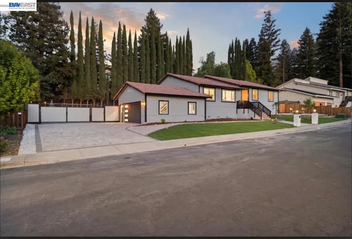 1084 Jamie Dr, Concord, California 94518