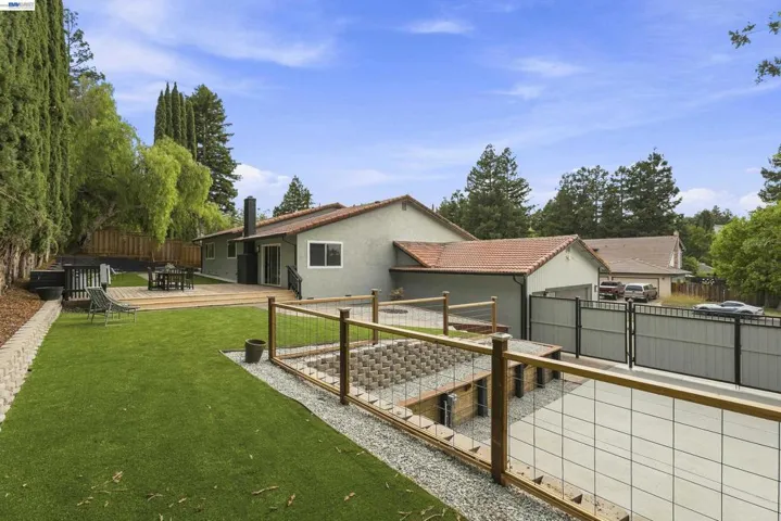 1084 Jamie Dr, Concord, California 94518
