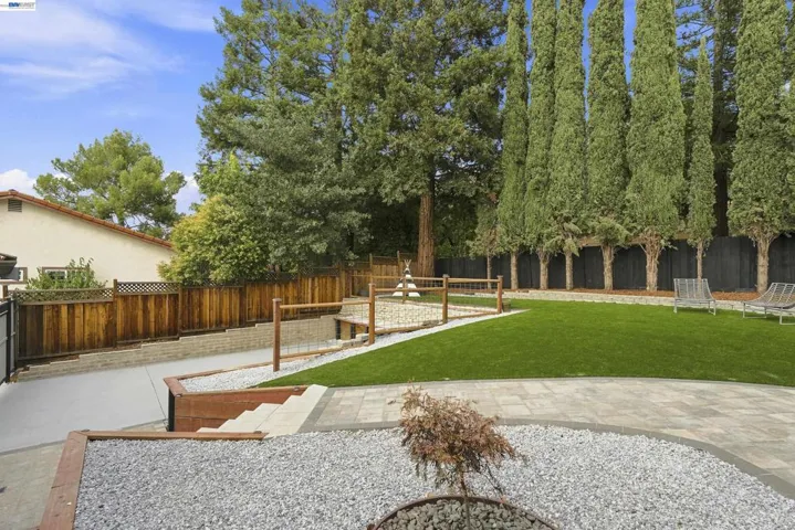 1084 Jamie Dr, Concord, California 94518