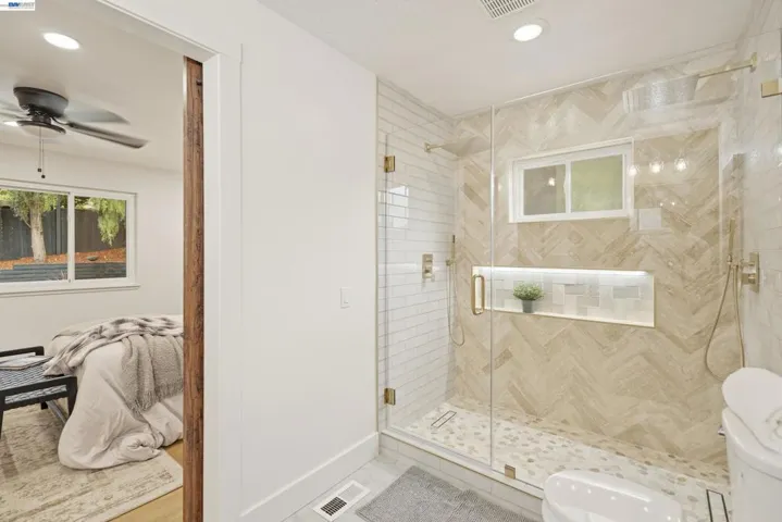 1084 Jamie Dr, Concord, California 94518