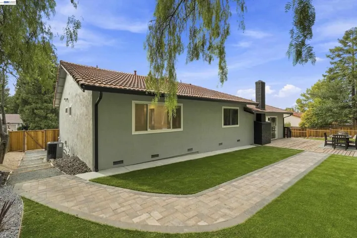 1084 Jamie Dr, Concord, California 94518