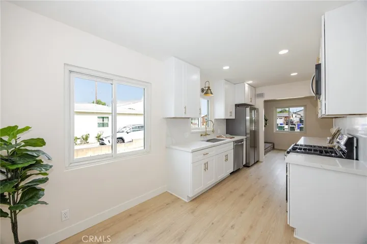 5383 Palo Verde, Montclair, California 91763