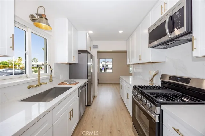 5383 Palo Verde, Montclair, California 91763