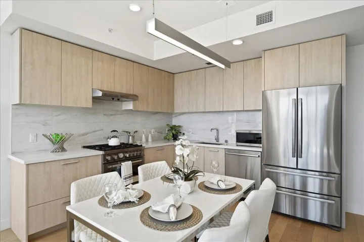 188 W St James Street 11204, San Jose, California 95110