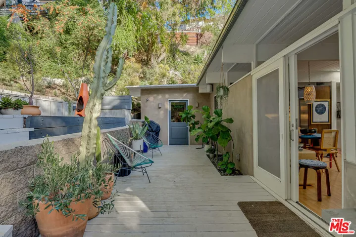 7979 Willow Glen Road, Los Angeles, California 90046