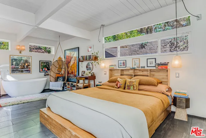 7979 Willow Glen Road, Los Angeles, California 90046