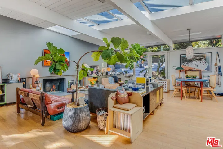 7979 Willow Glen Road, Los Angeles, California 90046