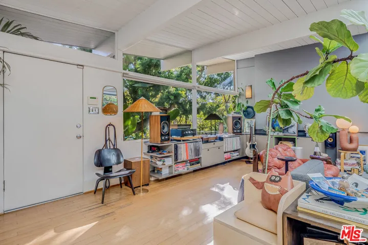 7979 Willow Glen Road, Los Angeles, California 90046