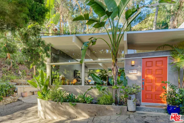 7979 Willow Glen Road, Los Angeles, California 90046