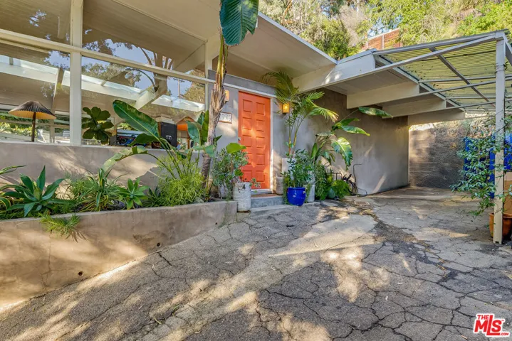 7979 Willow Glen Road, Los Angeles, California 90046