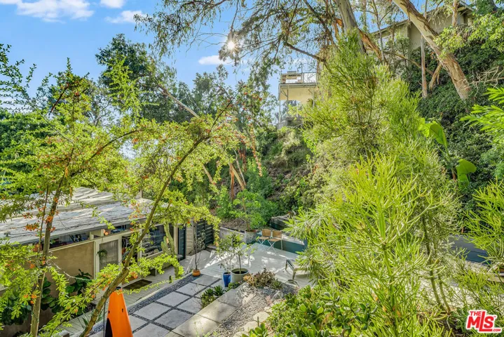 7979 Willow Glen Road, Los Angeles, California 90046