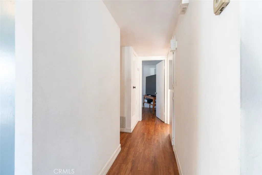 Hallway to bedrooms