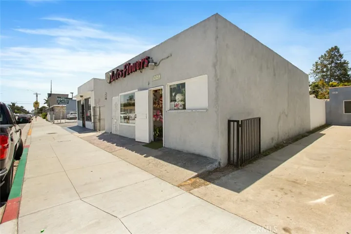 322 E Market Street, Long Beach, California 90805