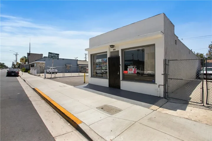 322 E Market Street, Long Beach, California 90805