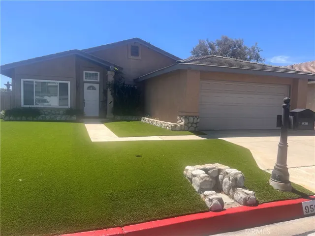 958 Falcon View, Upland, California 91784