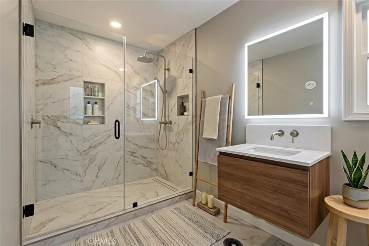 AI Master Bedroom 1 & Bathroom 1
