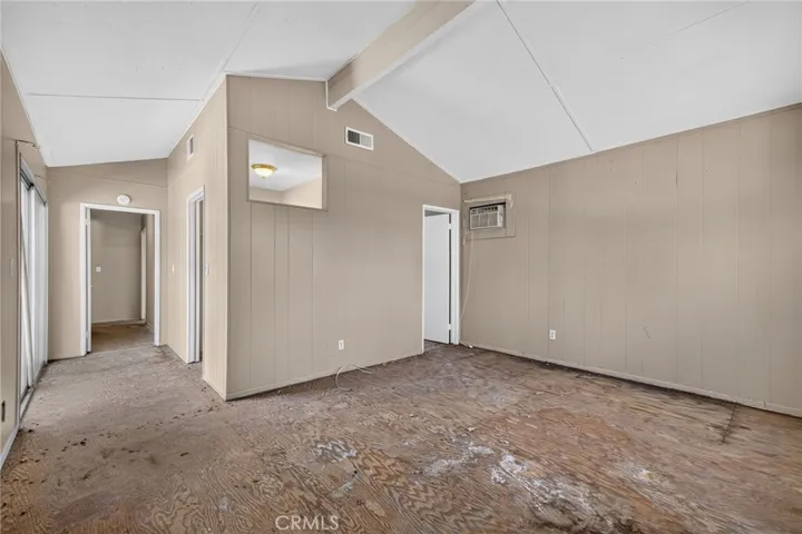 Master Bedroom2  Suite w/ Bathroom 2 w/ walk-in closet