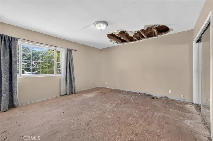 Master Bedroom Suite 1 w/ bathroom & shower